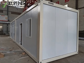 フラットパックコンテナハウスで手頃な価格の住宅に革命を起こす